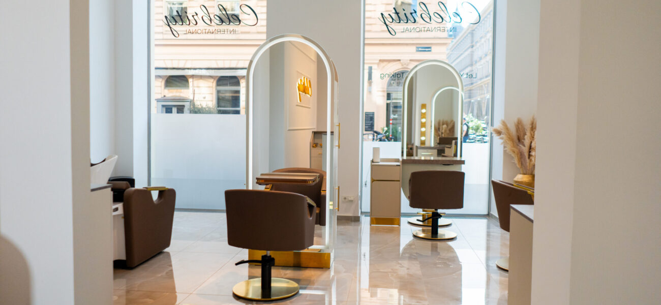 Exklusive Stylingplätze in der Celebrity Hairlounge Wien mit modernem Salonkonzept