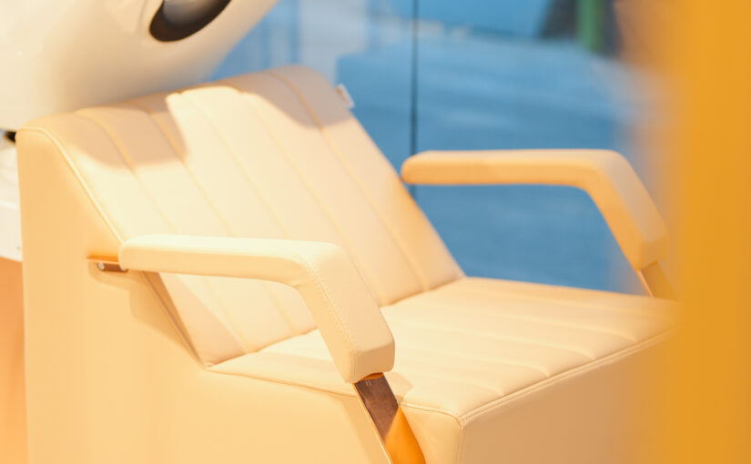 Ergonomischer Waschplatz für Friseursalon mit hochwertiger Salon Ausstattung.
