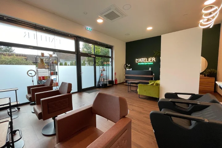 latelier-graz-komplettprojekt-friseursalon Schlüsselfertiges Friseursalon Projekt in Graz mit Innenarchitektur und Friseureinrichtung