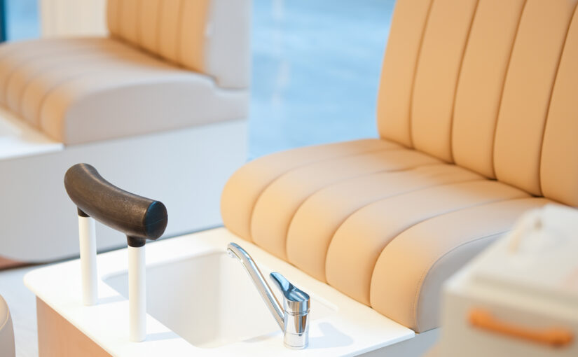 Detail eines luxuriösen Pediküre Spa Sessels für professionelle Beauty und Wellness Einrichtungen.